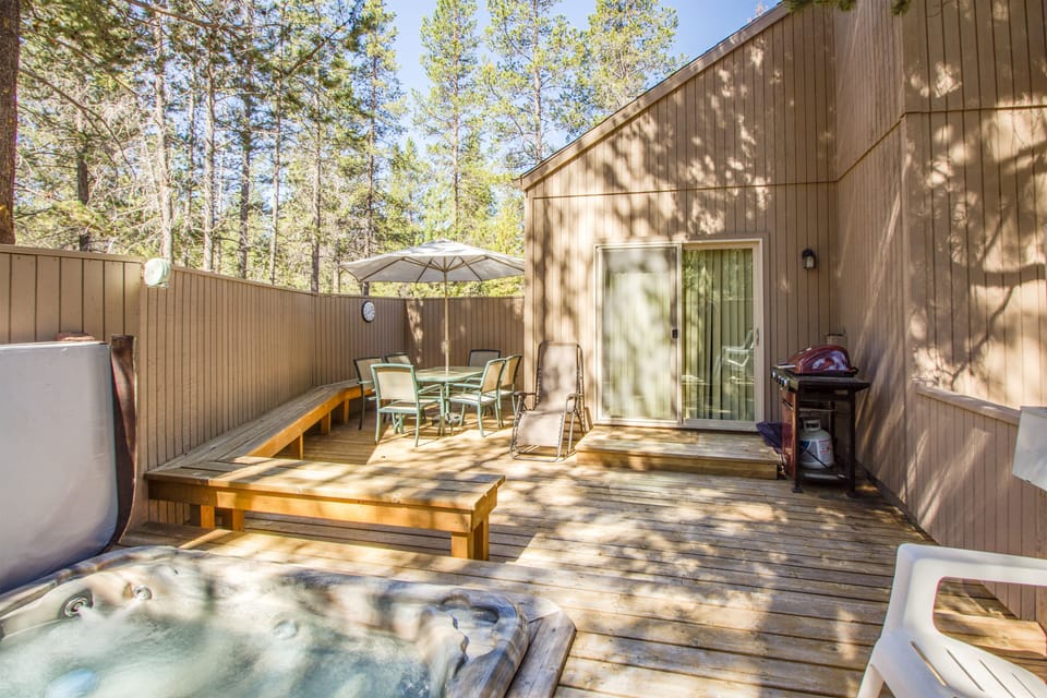 Front Enclosed Deck for Grilling