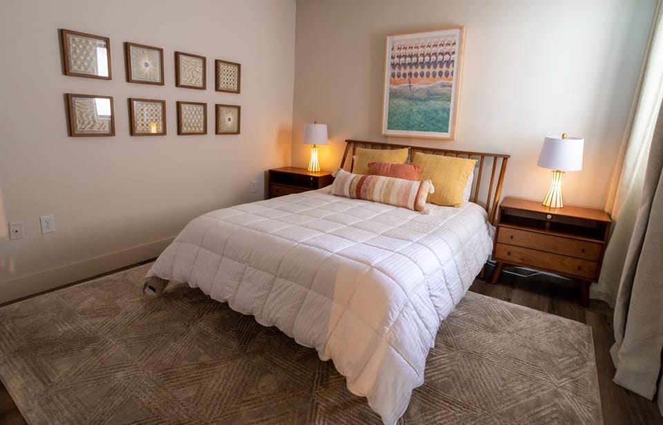 GUEST BEDROOM QUEEN MAIN LEVEL - GUEST BEDROOM QUEEN MAIN LEVEL