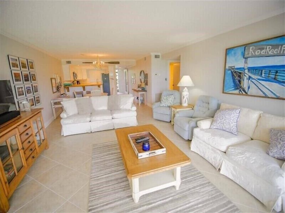 Living room 2