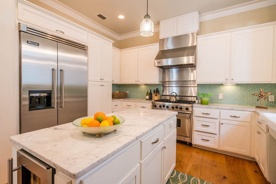 First Floor: Kitchen