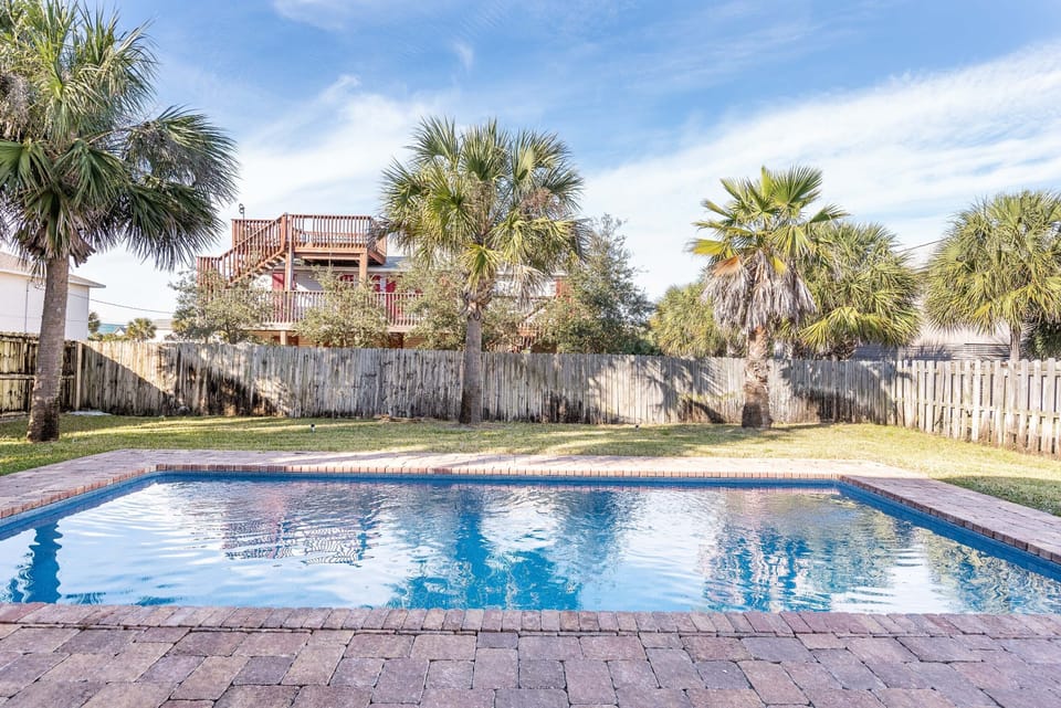 15x28 foot pool. 