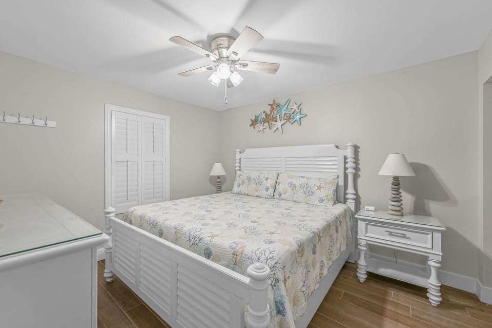 Comfy bed with brand new cool gel mattress