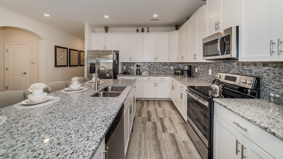 Kitchen (Angle)