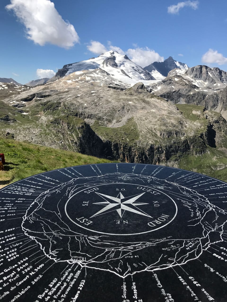 Hiking at the Fresse Pass with a view of La Grande Motte (Ski Summer)