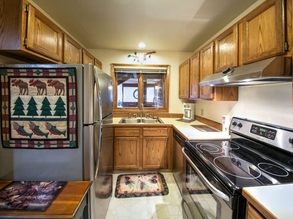 Cook a delicious meal | Main Level