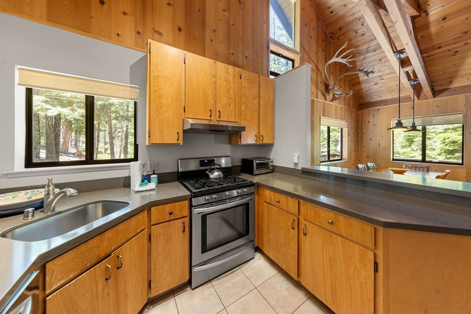 Full Kitchen