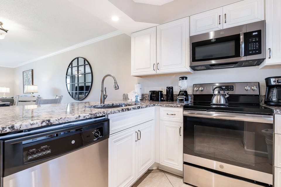 The Islander 117 Fully Equipped Kitchen Vacation Rental Destin