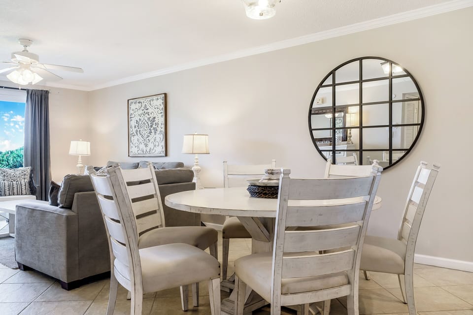 The Islander 117 Dining Room Vacation Rental Destin Florida