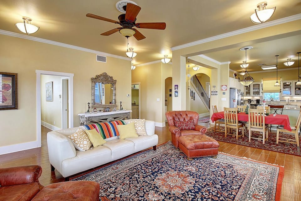 Living Area - Living area