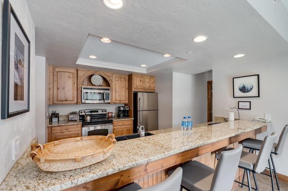 Fully-equipped kitchen