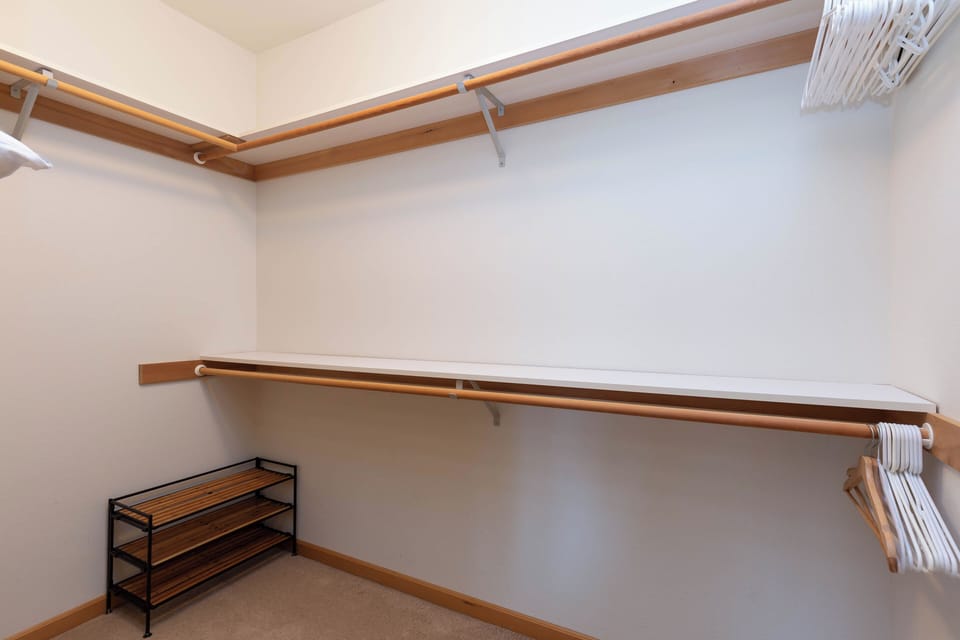 Ensuite King Bedroom Closet - Main Level
