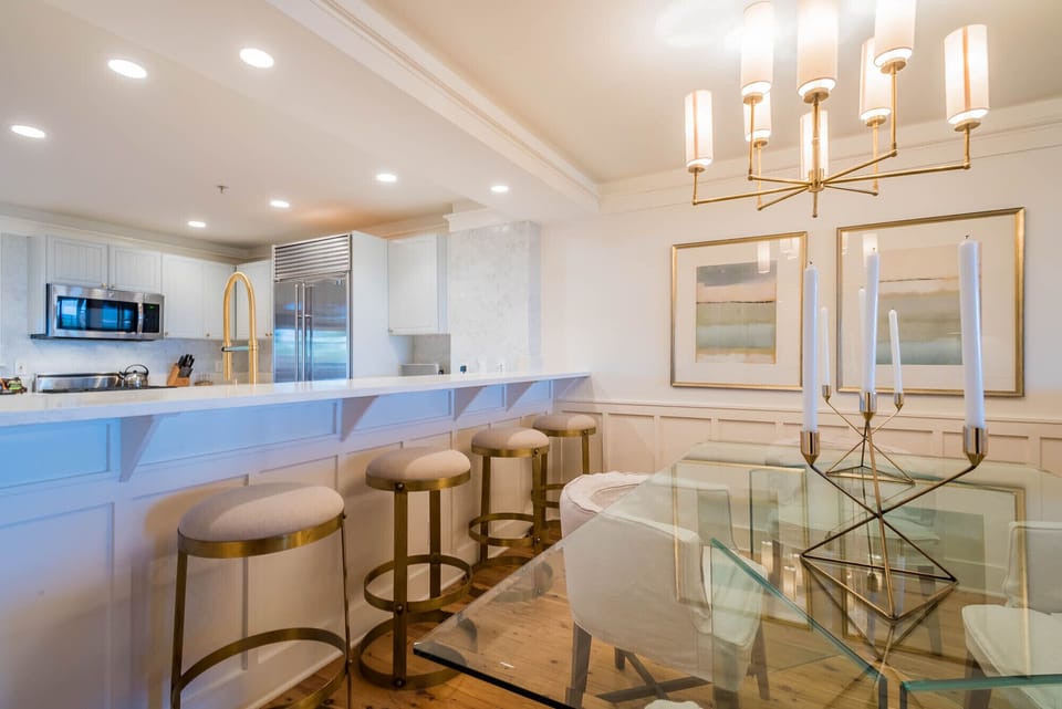 Second Floor: Dining Area