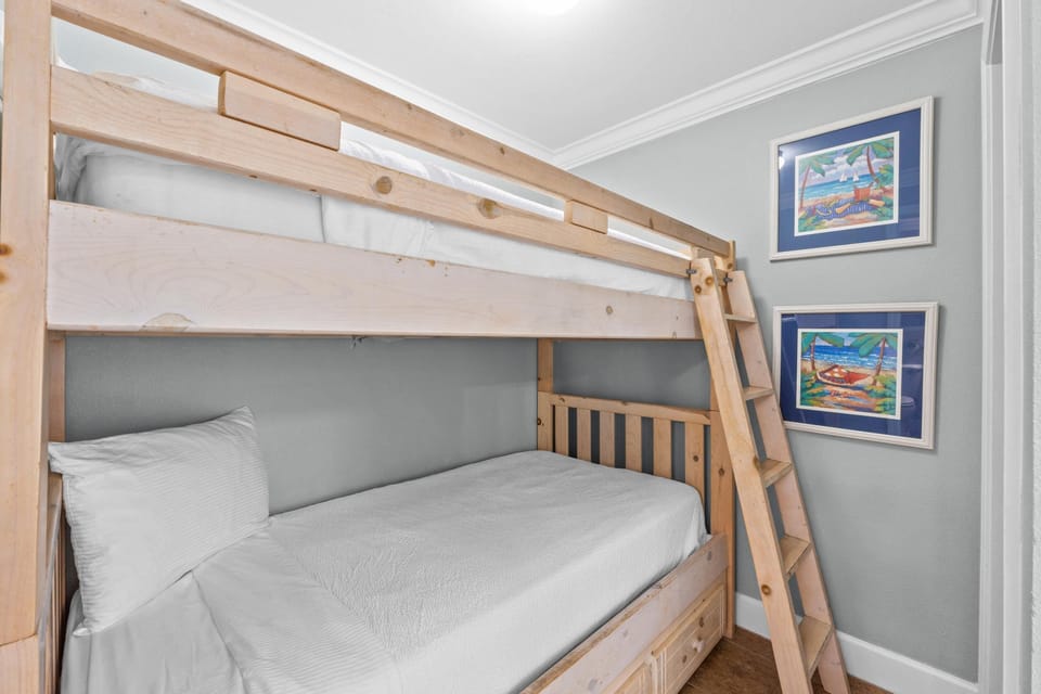 Bunk Alcove