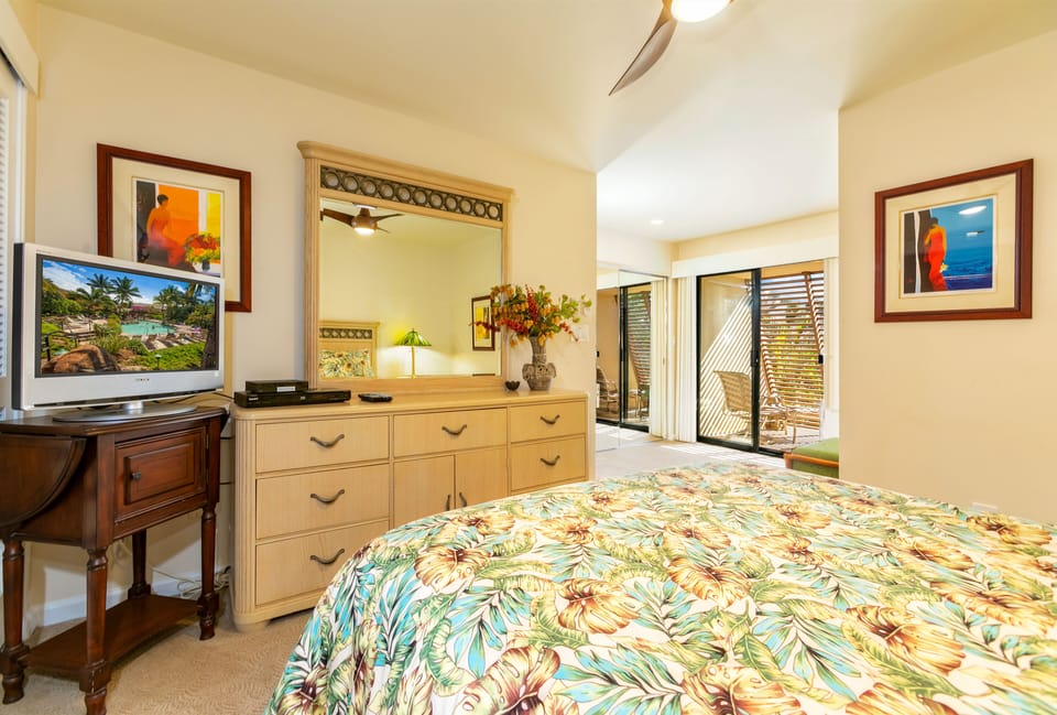 Relax in your island-inspired bedroom, complete with tropical bedding, thoughtful furnishings, and a private balcony that opens to sunshine and peaceful outdoor views.
