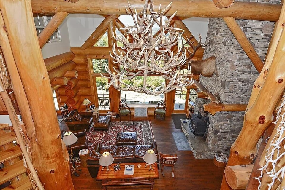 Upper Level - Overlook