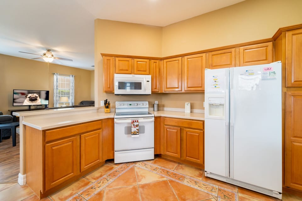 Kitchen showing appliances