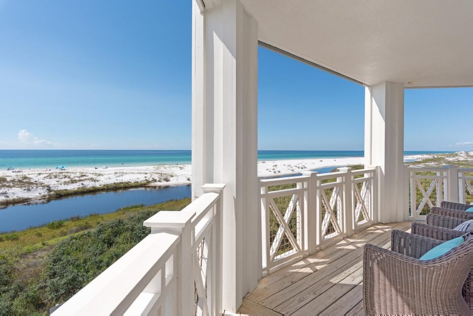 Balcony Gulf Views