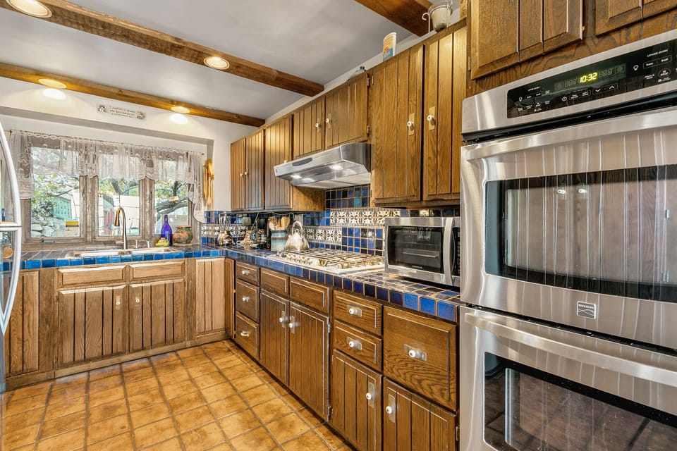 130MT - Kitchen Oven