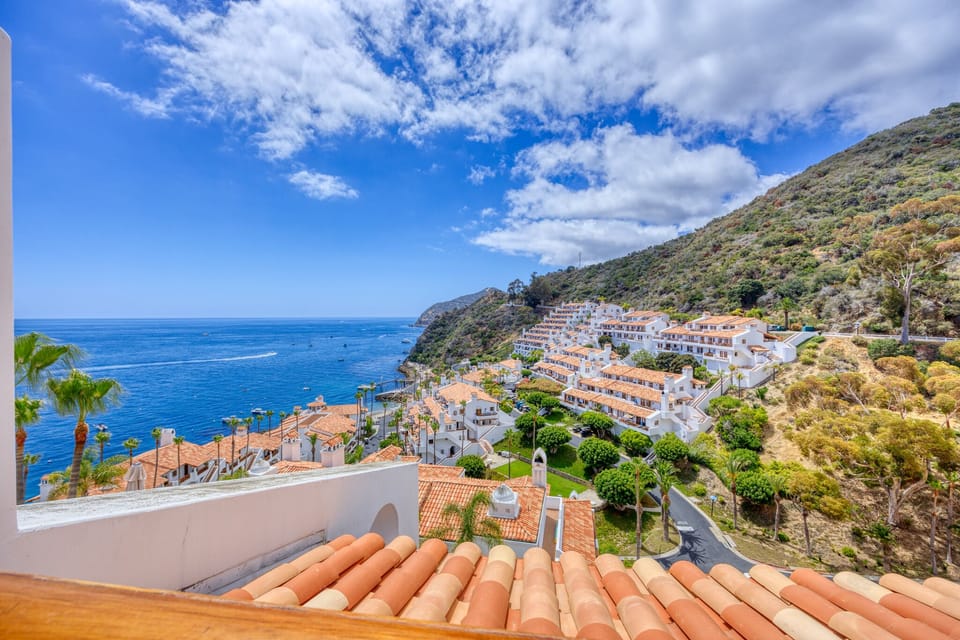 H1784-Balcony View
