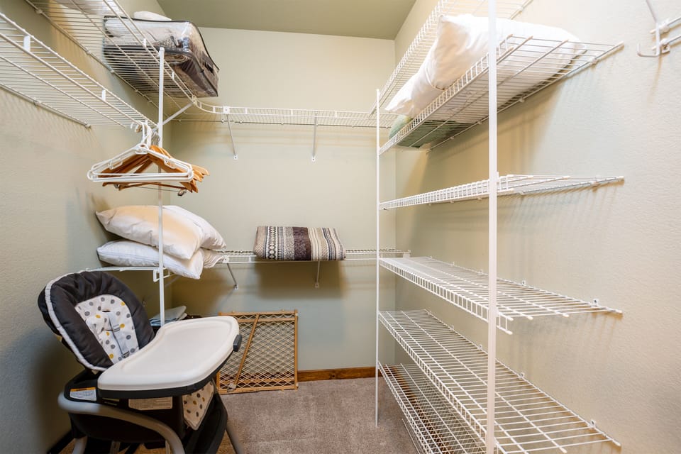 Ensuite King Bedroom Closet