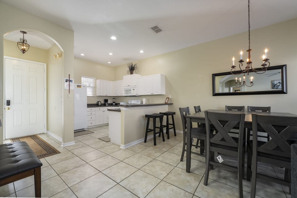 Open floorplan showing kitchen and dining room from living room