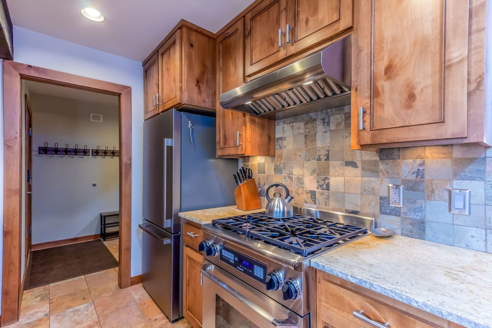 Kitchen - Main Level