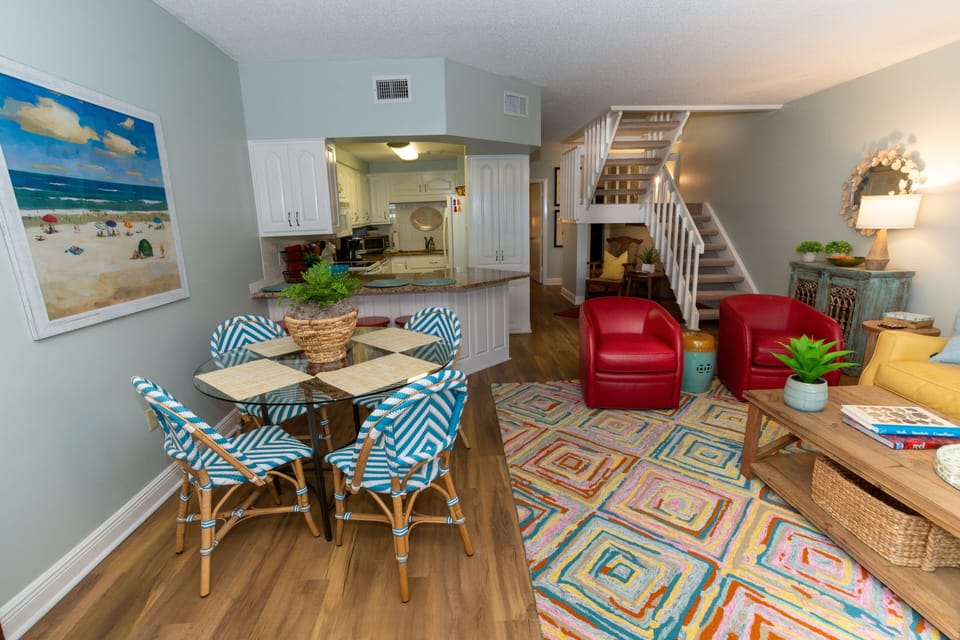 CUSTOM KITCHEN/DINING AREA - CUSTOM KITCHEN/DINING AREA