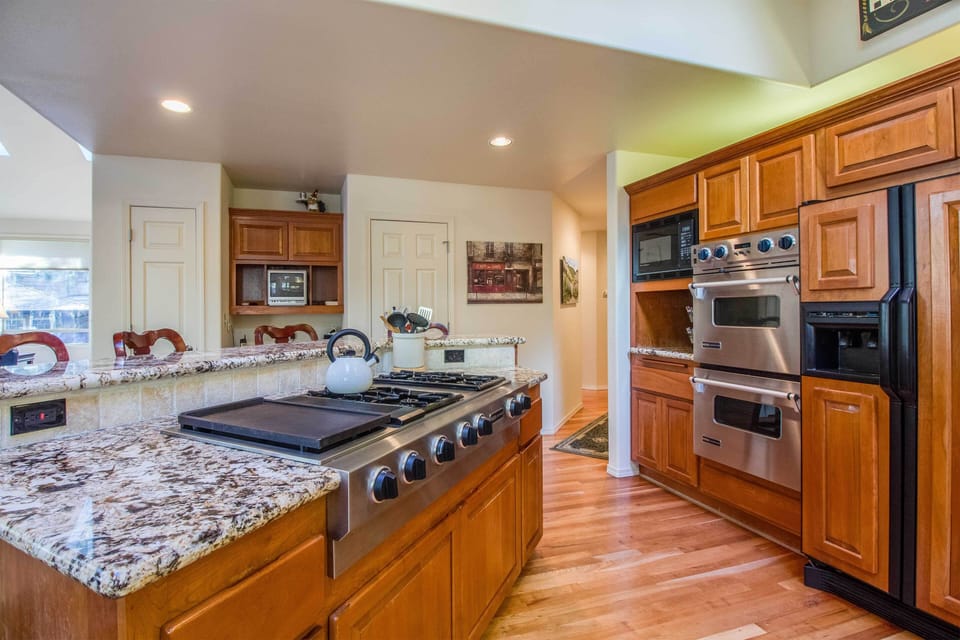 Kitchen - Main Level