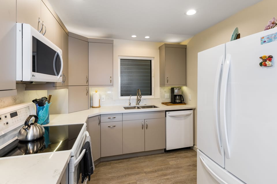 Another view of the kitchen