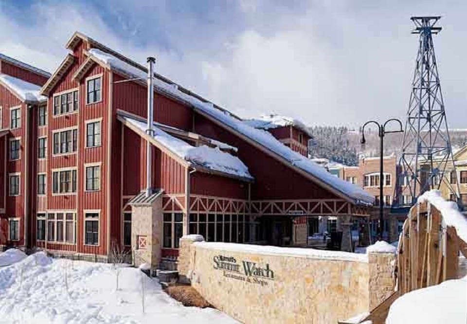 Deer Valley Drive Entrance