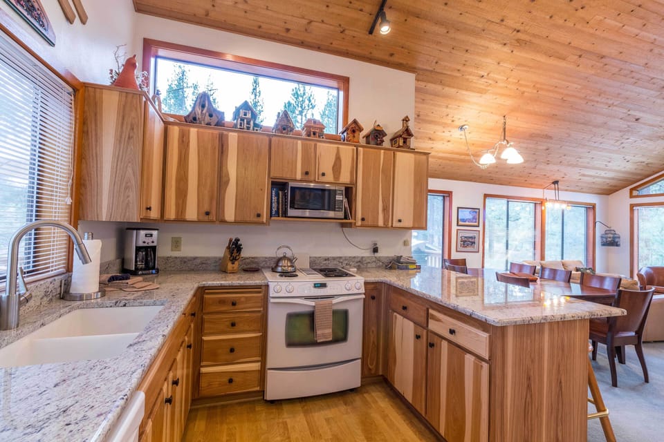 Kitchen - Main Level