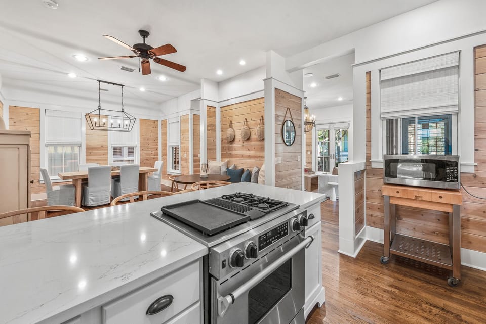 First Floor: Kitchen