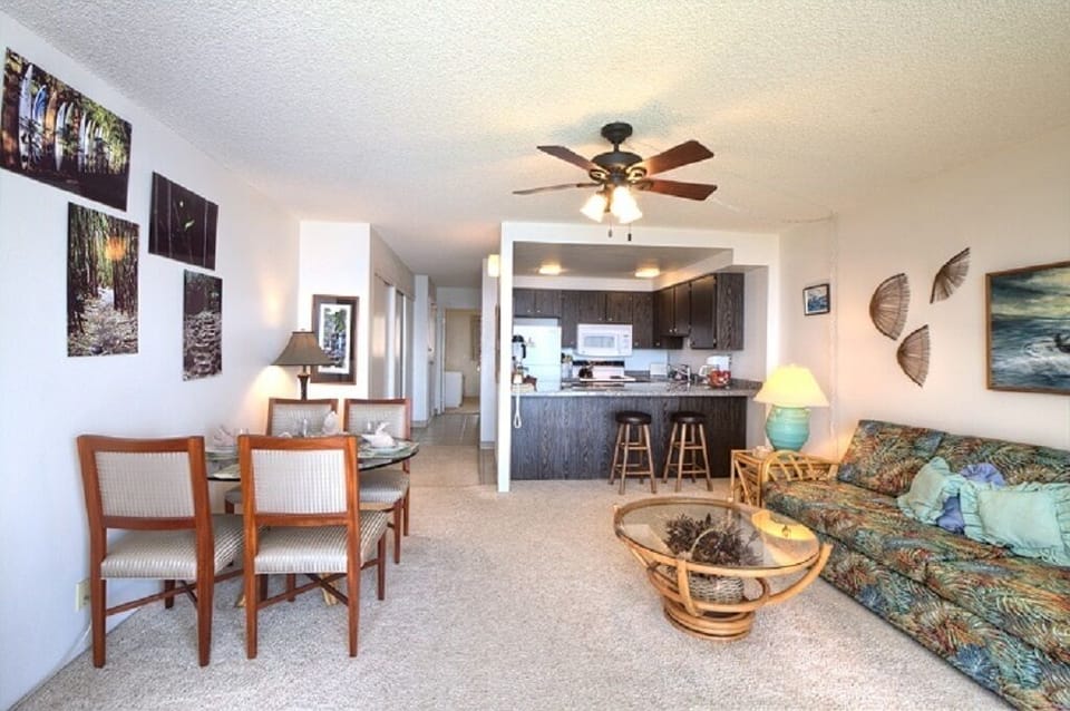 Living Room - Living rm, dining area, kitchen and entryway