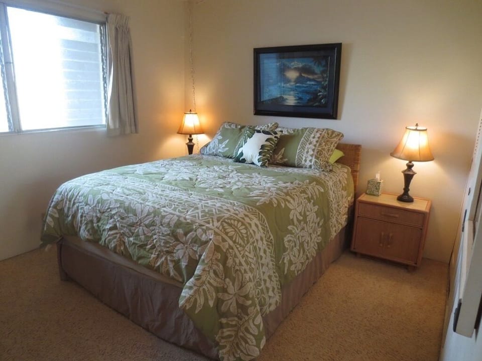 Bedroom - Bedroom with queen size bed.
