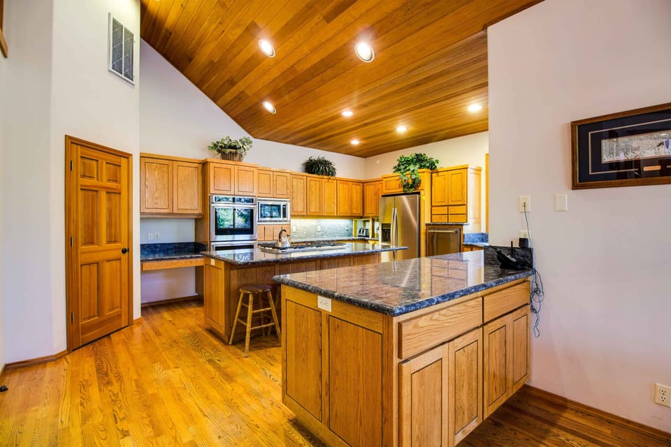 Kitchen - Main Level