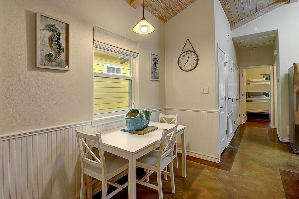 Dining Table Seating 4 - Dining area adjacent to the living/kitchen areas