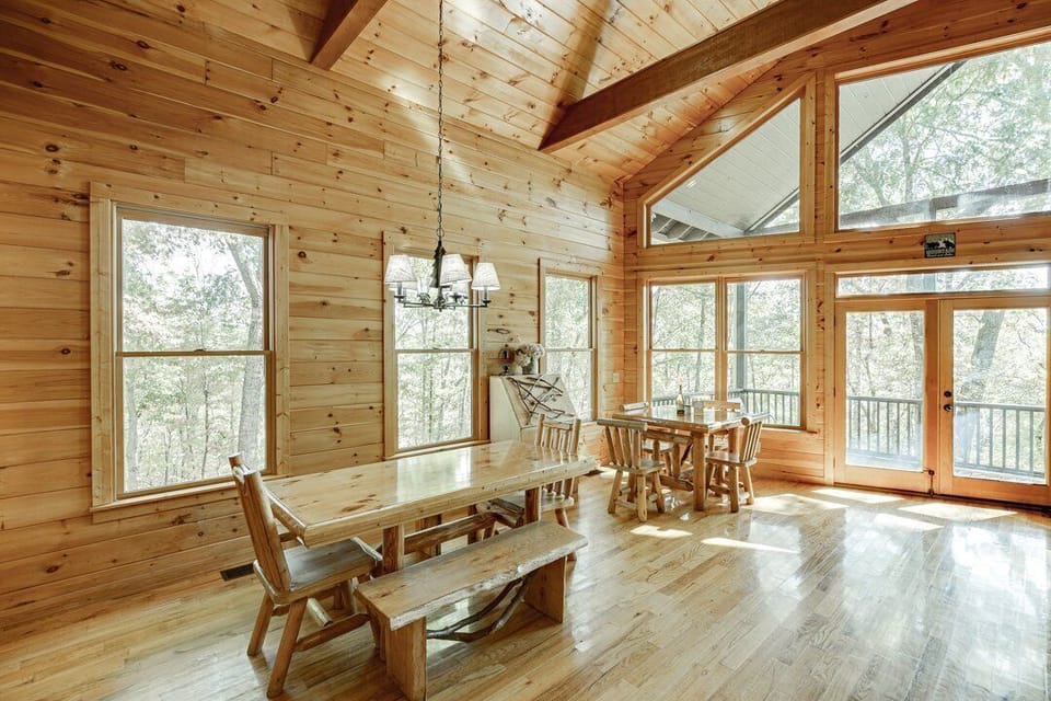 Spacious Dining Area