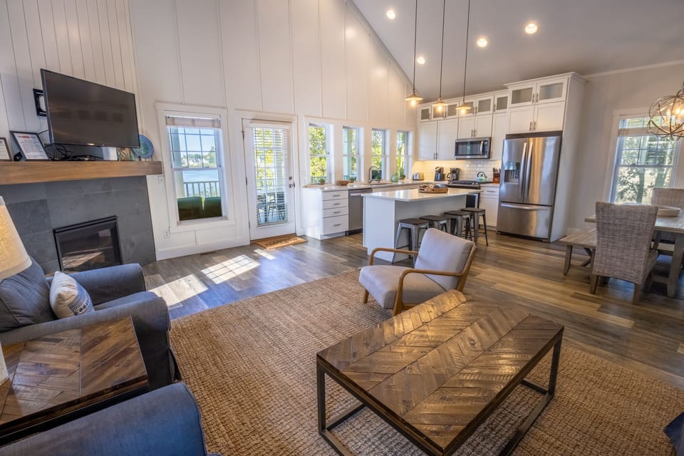 Main Level | Living Room