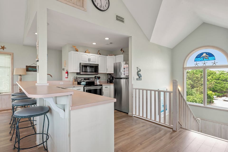 WH549: Pelican Shores | Top Level Kitchen