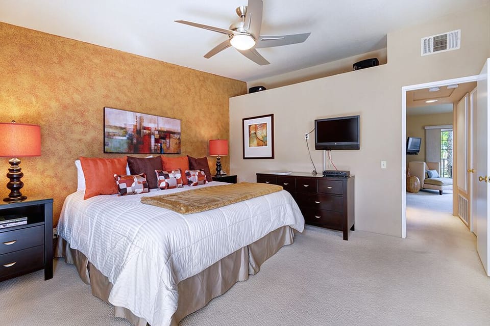 K0454 - 16 - MASTER BEDROOM REVERSE RS.jpg