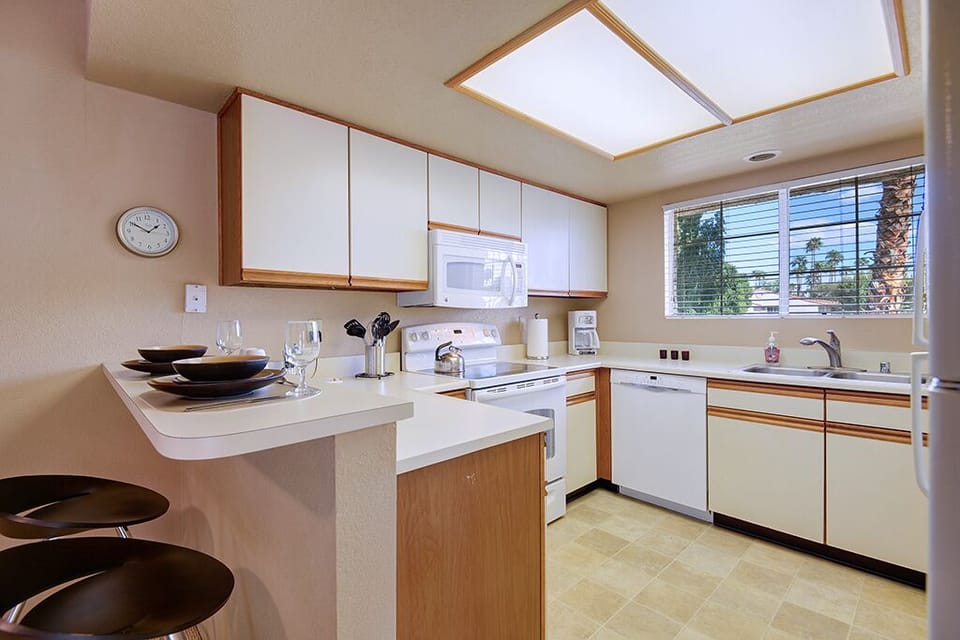 K0454 - 08 - KITCHEN RS.jpg