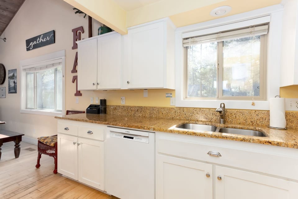 Kitchen - Main Level