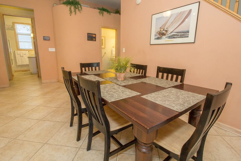 Main Level | Dining Room