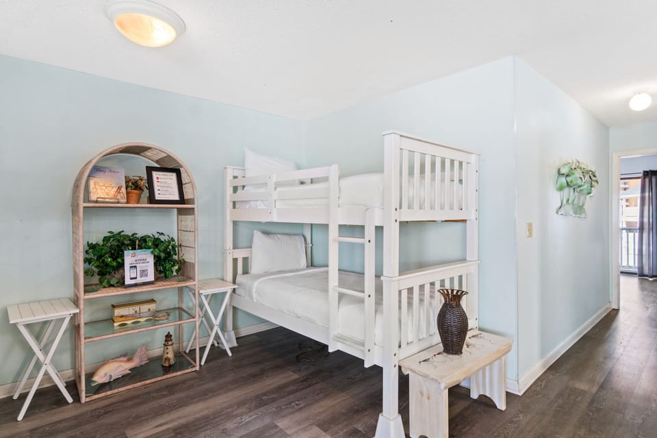 Bunk Alcove