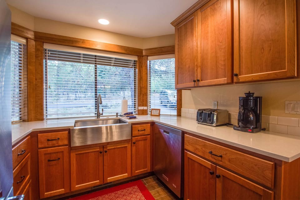 Kitchen - Main Level