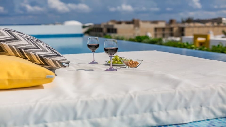 Adults Pool Lounge