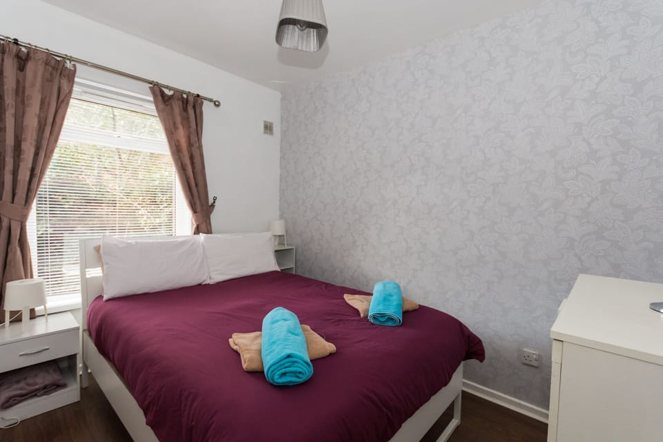 room, indoor, bed, private space, daytime