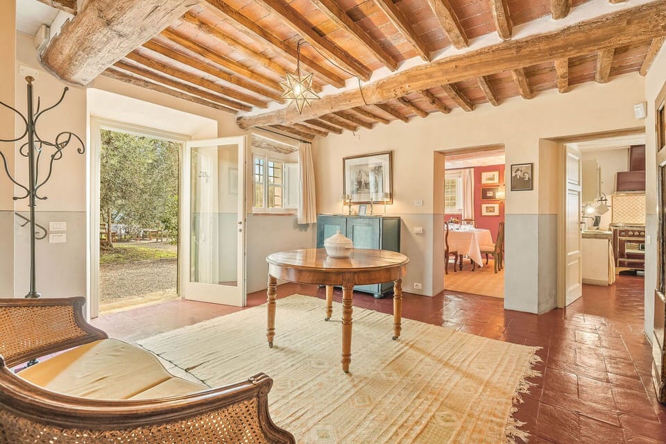 Wall, Furniture, Interior Design, Wood, Flooring, Ceiling, Floor, Home, Lighting, Door