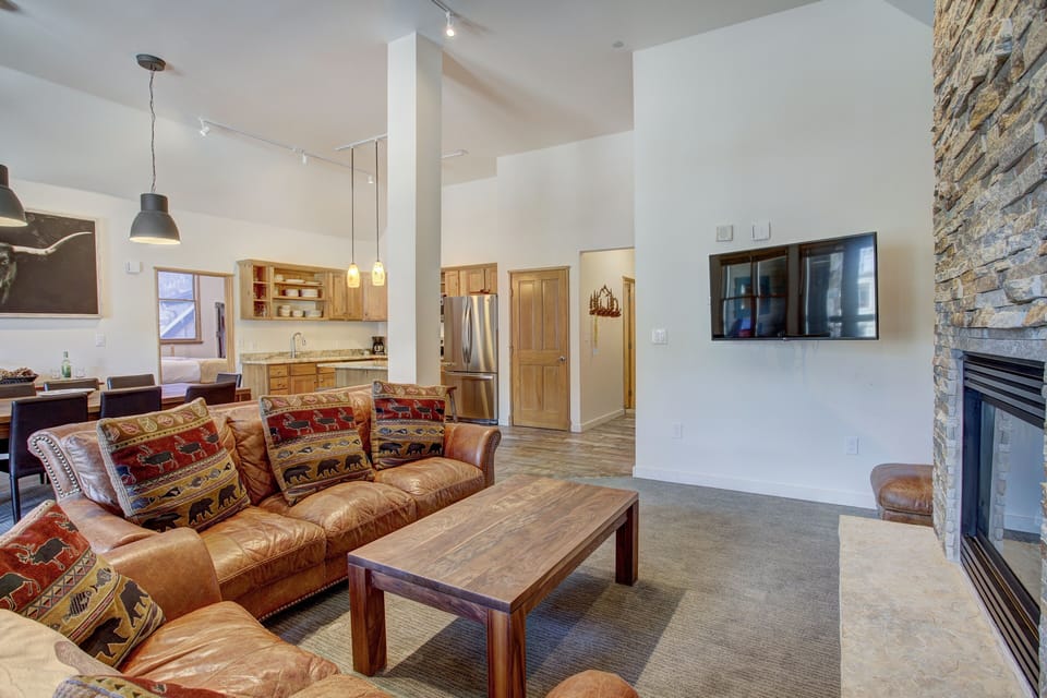 Furniture, Indoors, Living Room, Couch, Floor
