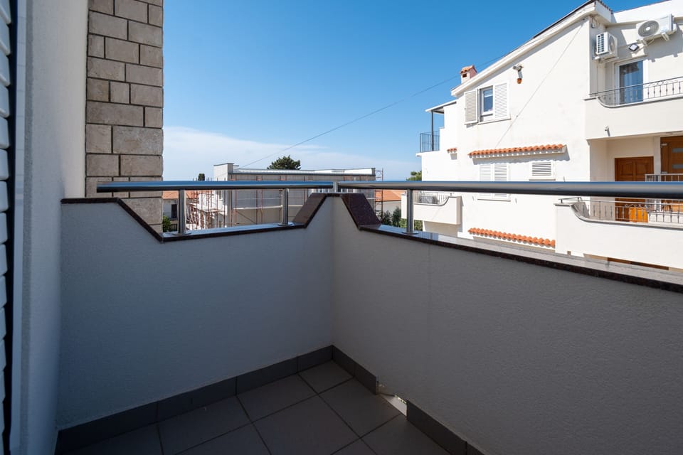 Balcony 2
